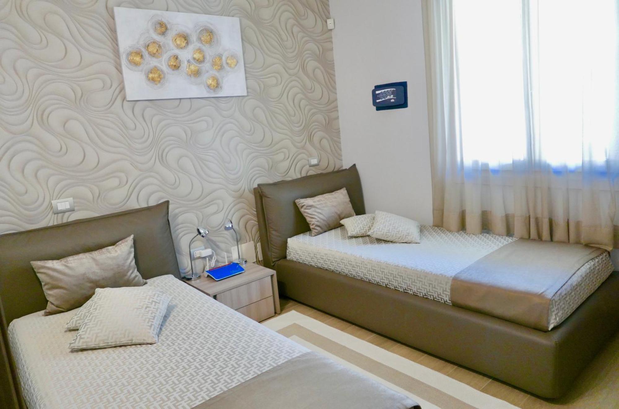 Phoenix Garda Hills Сирмионе Экстерьер фото