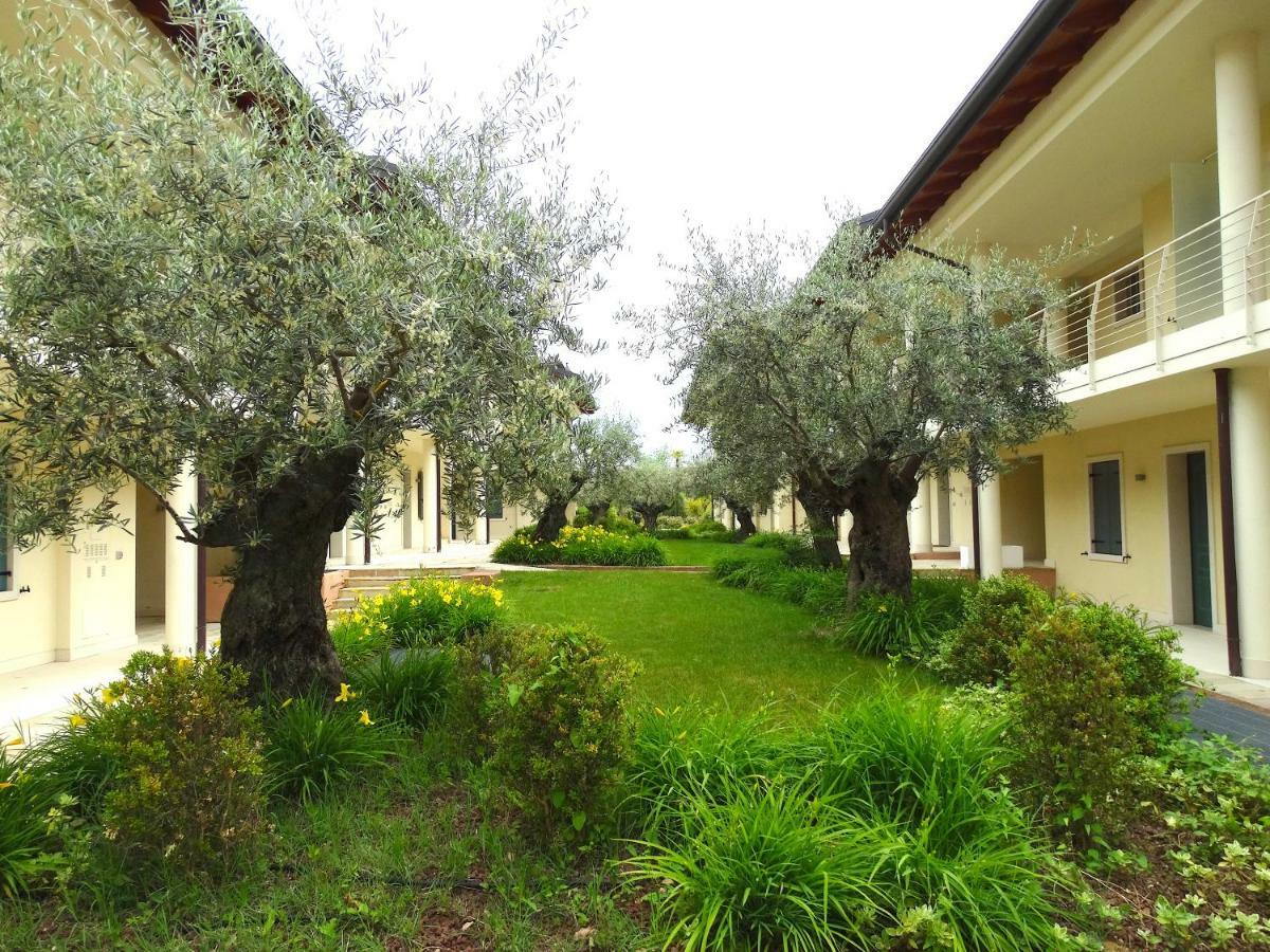 Phoenix Garda Hills Сирмионе Экстерьер фото