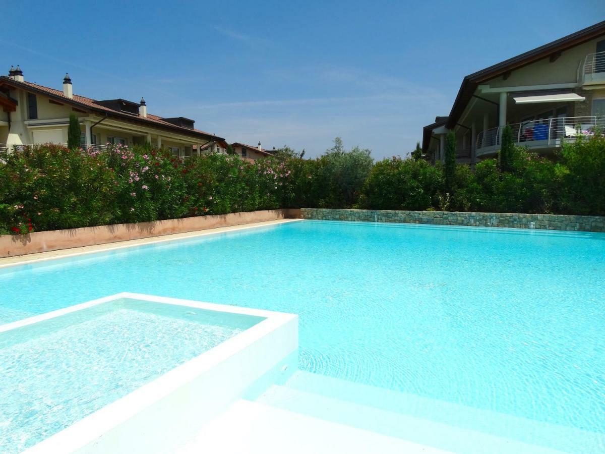 Phoenix Garda Hills Сирмионе Экстерьер фото